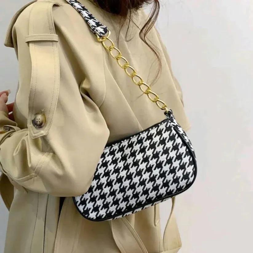 Chain Crossbody Bag-RIB12