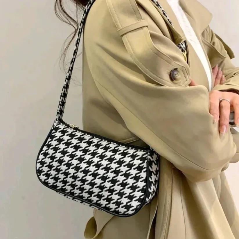 Chain Crossbody Bag-RIB12