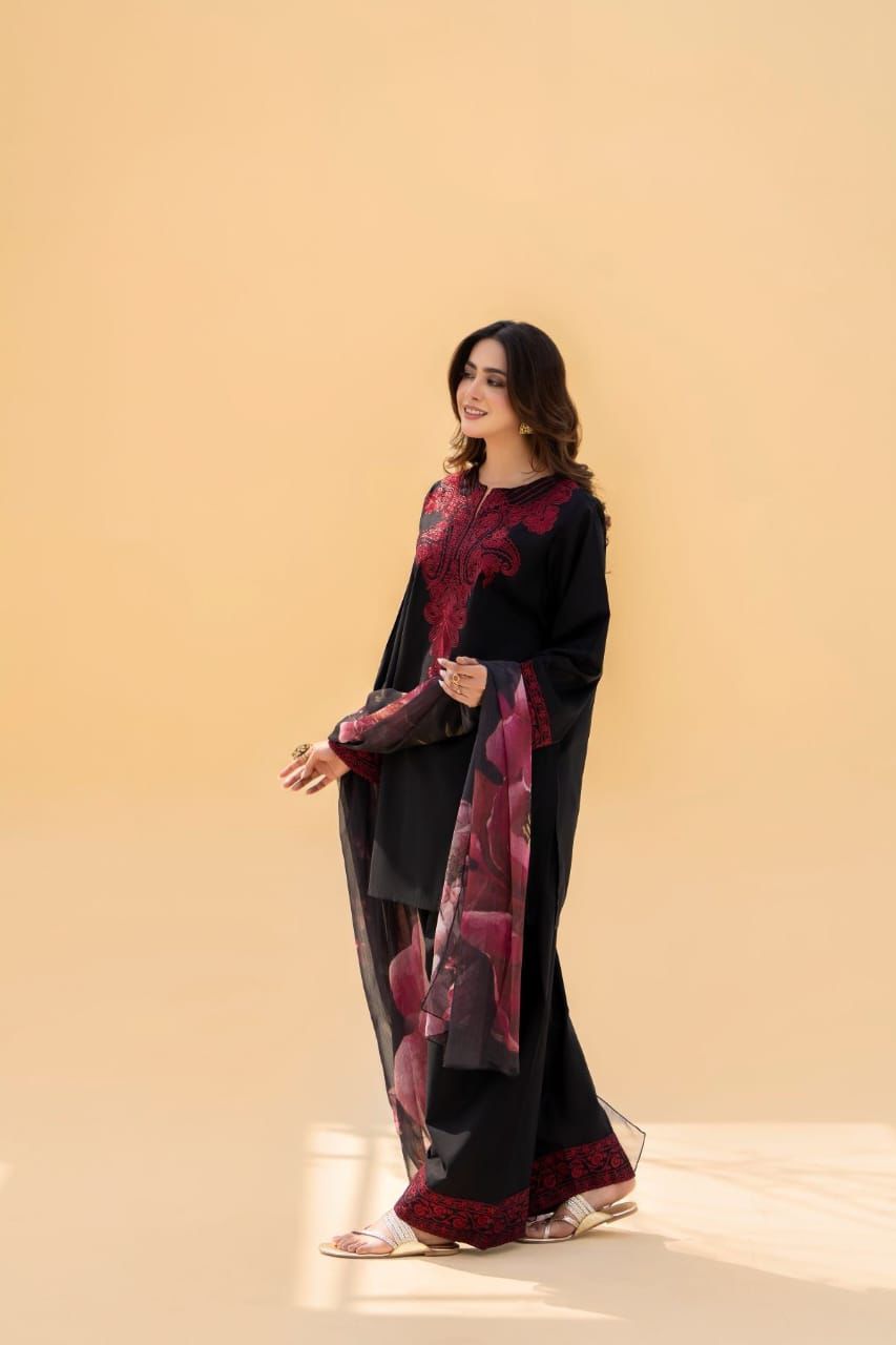 Embroided Lawn Black and Red RIL01
