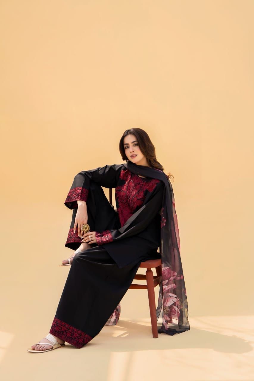 Embroided Lawn Black and Red RIL01