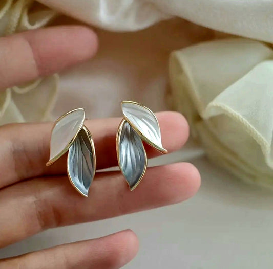 LEAF STUD EARRINGS